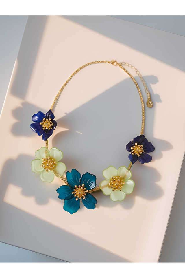 Resin-Flower-Statement-Necklace
