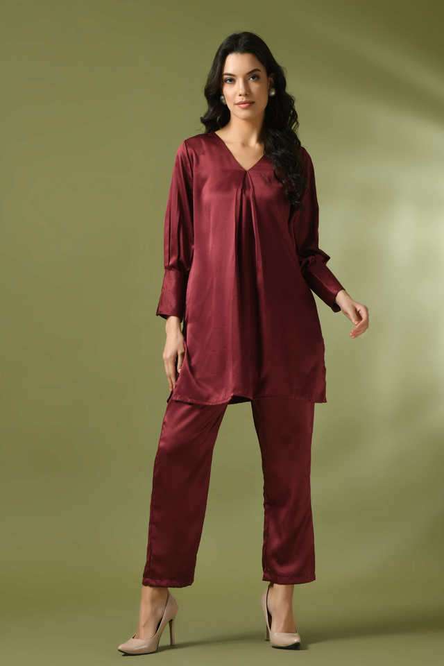 myshka Solid Mid Thigh Satin Woven Women's Co-Ord Set-picture-20