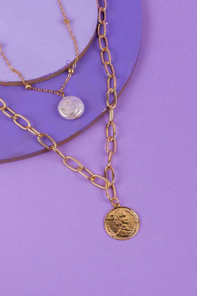 Attractive-Layered-Chain-Necklace-With-Fashionable-Hangings