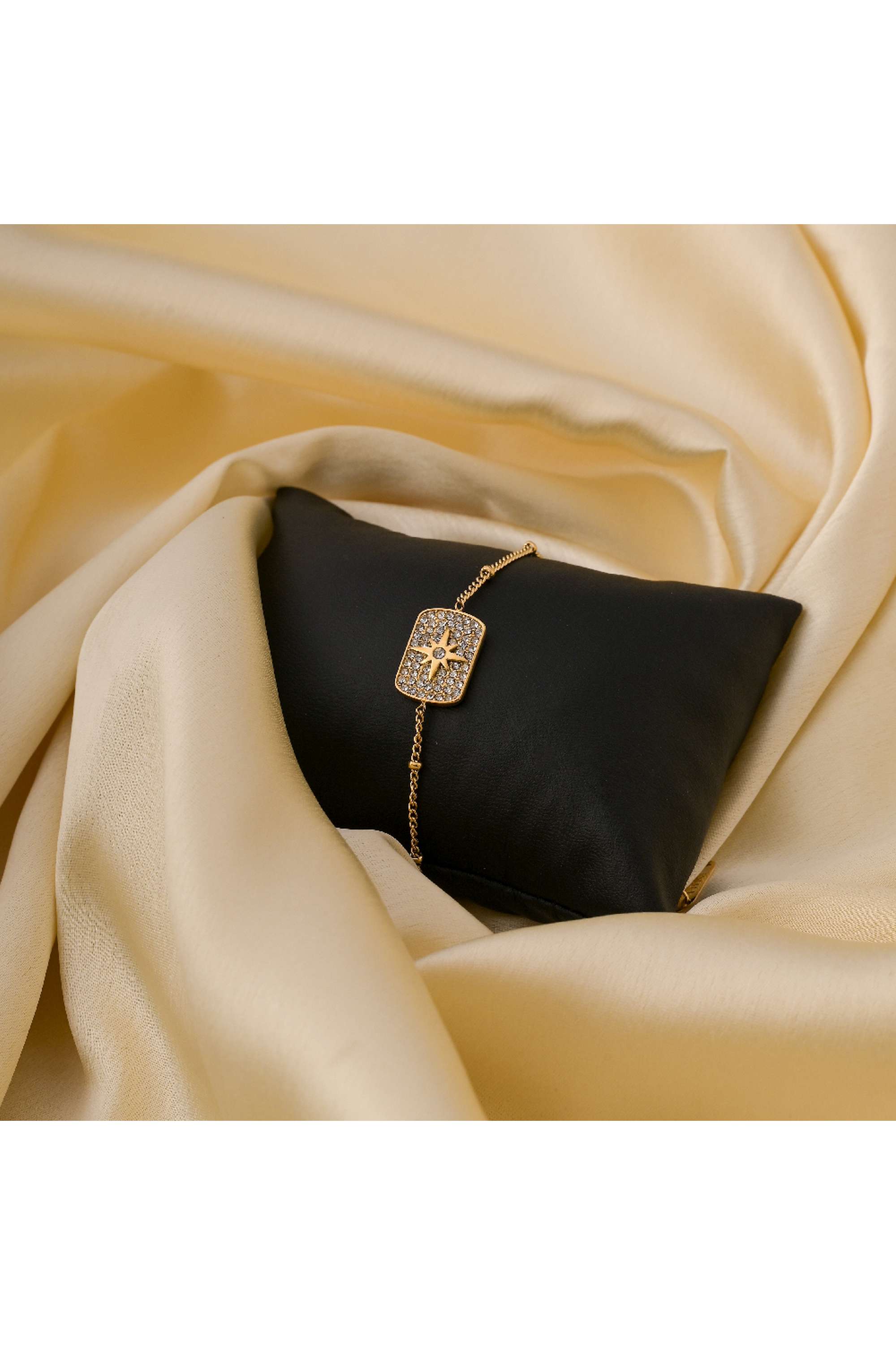 Stones-Sparkle-Bracelet-for-Womens-Waterproof-&-Anti-Tarnish