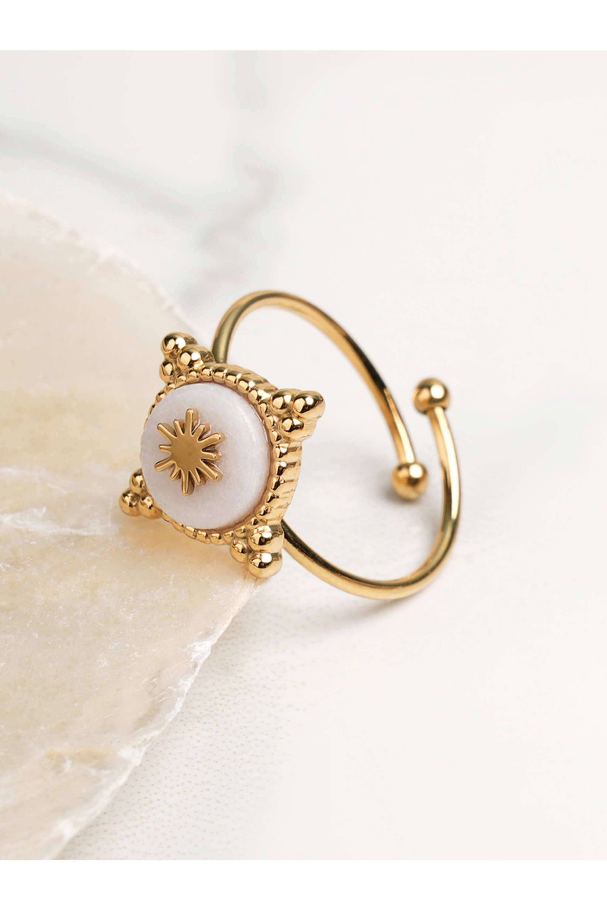 Golden-Snowflake-Vintage-Ring-For-Womens-(Size---Adjustable)---Waterproof-&-Anti-Tarnish