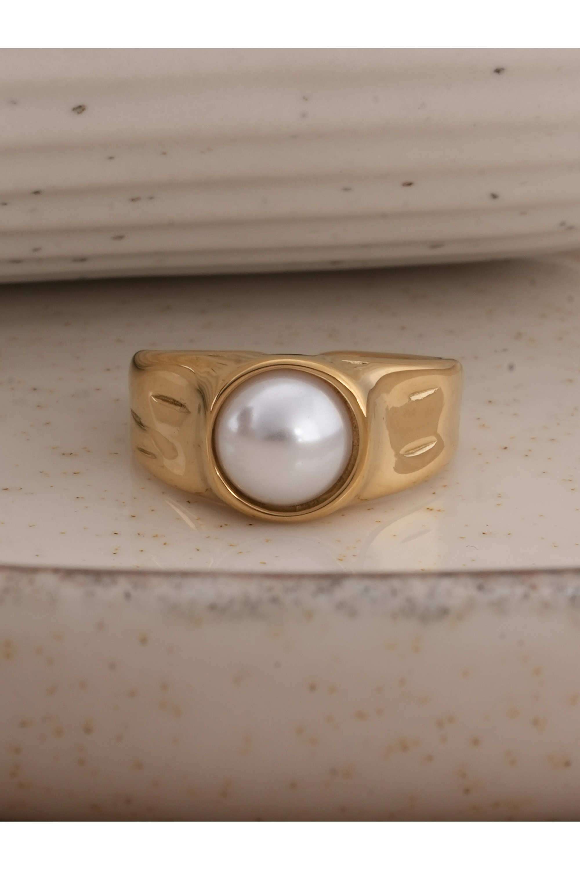 Bold-Pearl-Adjustable-Ring-for-Womens-(Size---Adjustable)---Waterproof-&-Anti-Tarnish