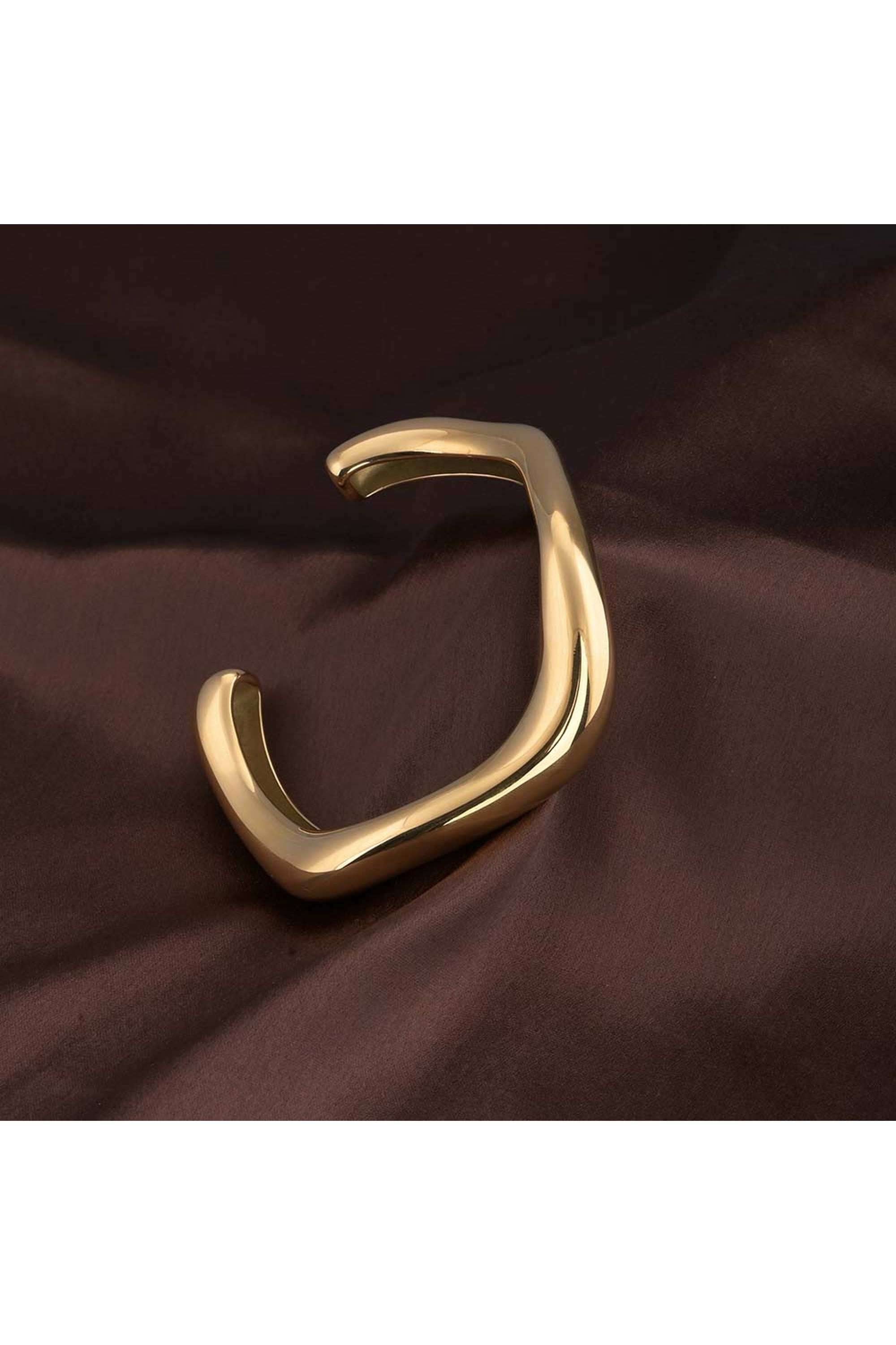 Curved-Chic-Gold-Bracelet-for-Womens-Waterproof-&-Anti-Tarnish