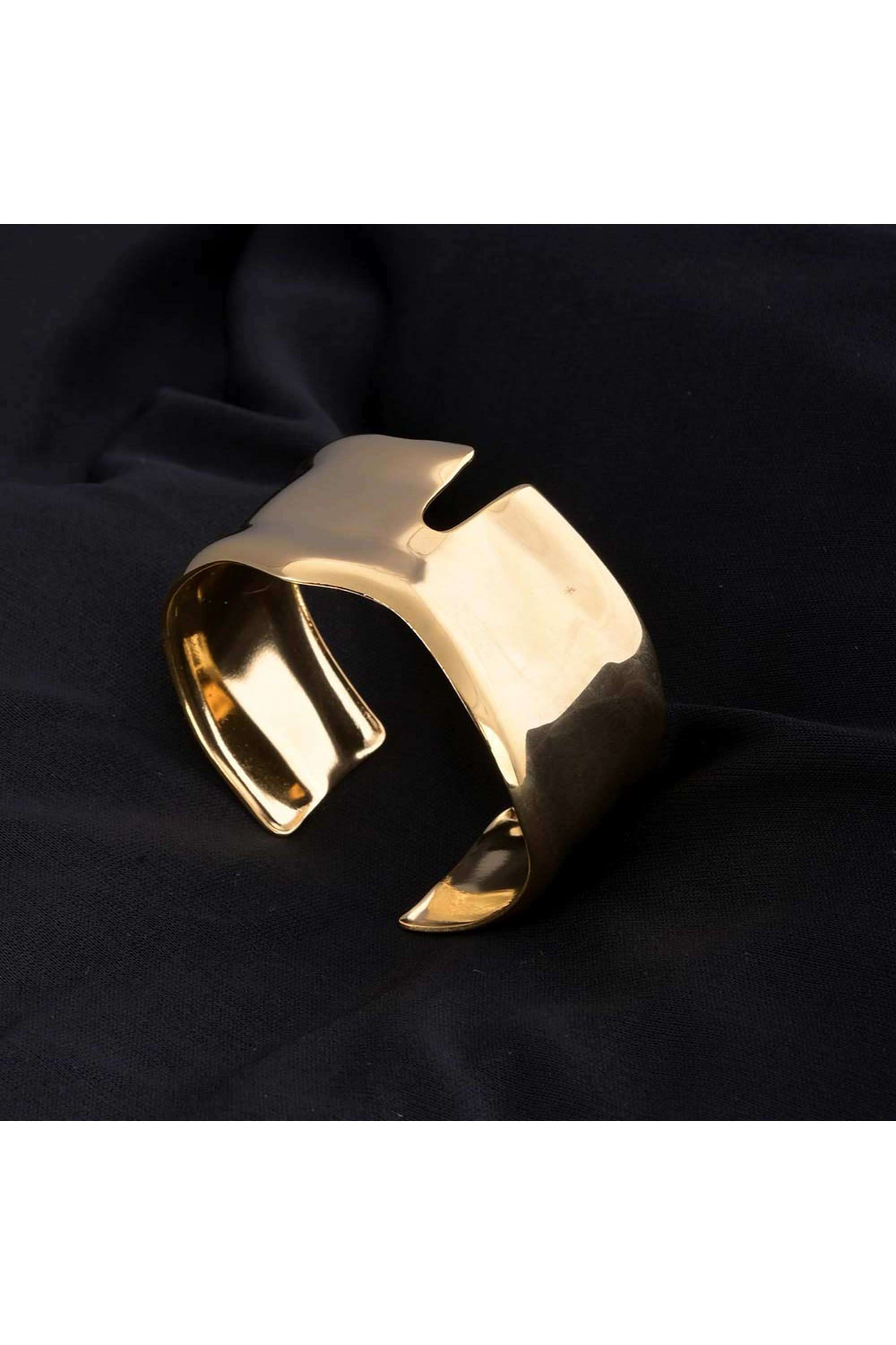 Crimped-Golden-Kada-Bracelet-for-Womens-Waterproof-&-Anti-Tarnish