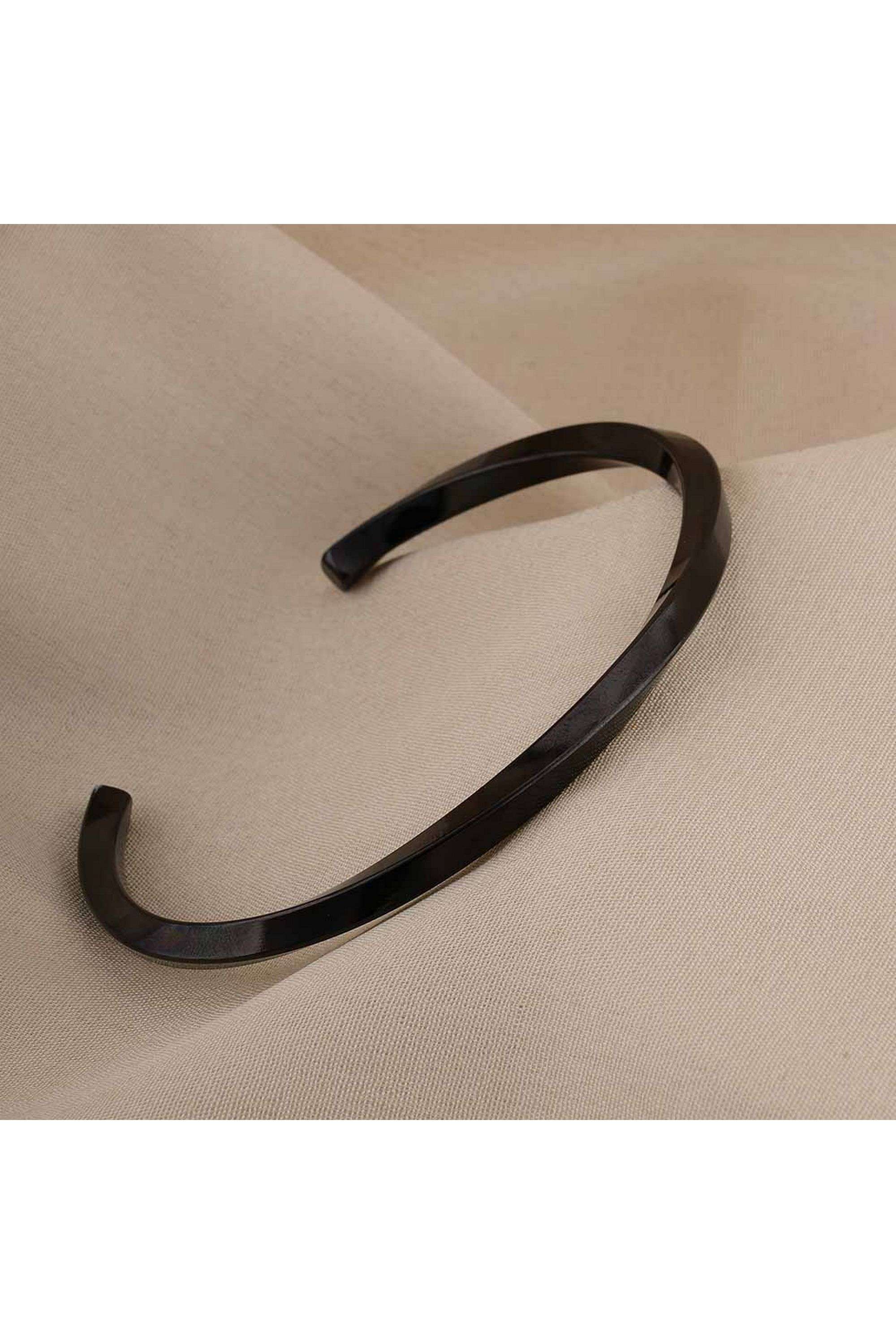 Black-Hammered-Cuff-Bracelet-for-Womens---Waterproof-&-Anti-Tarnish