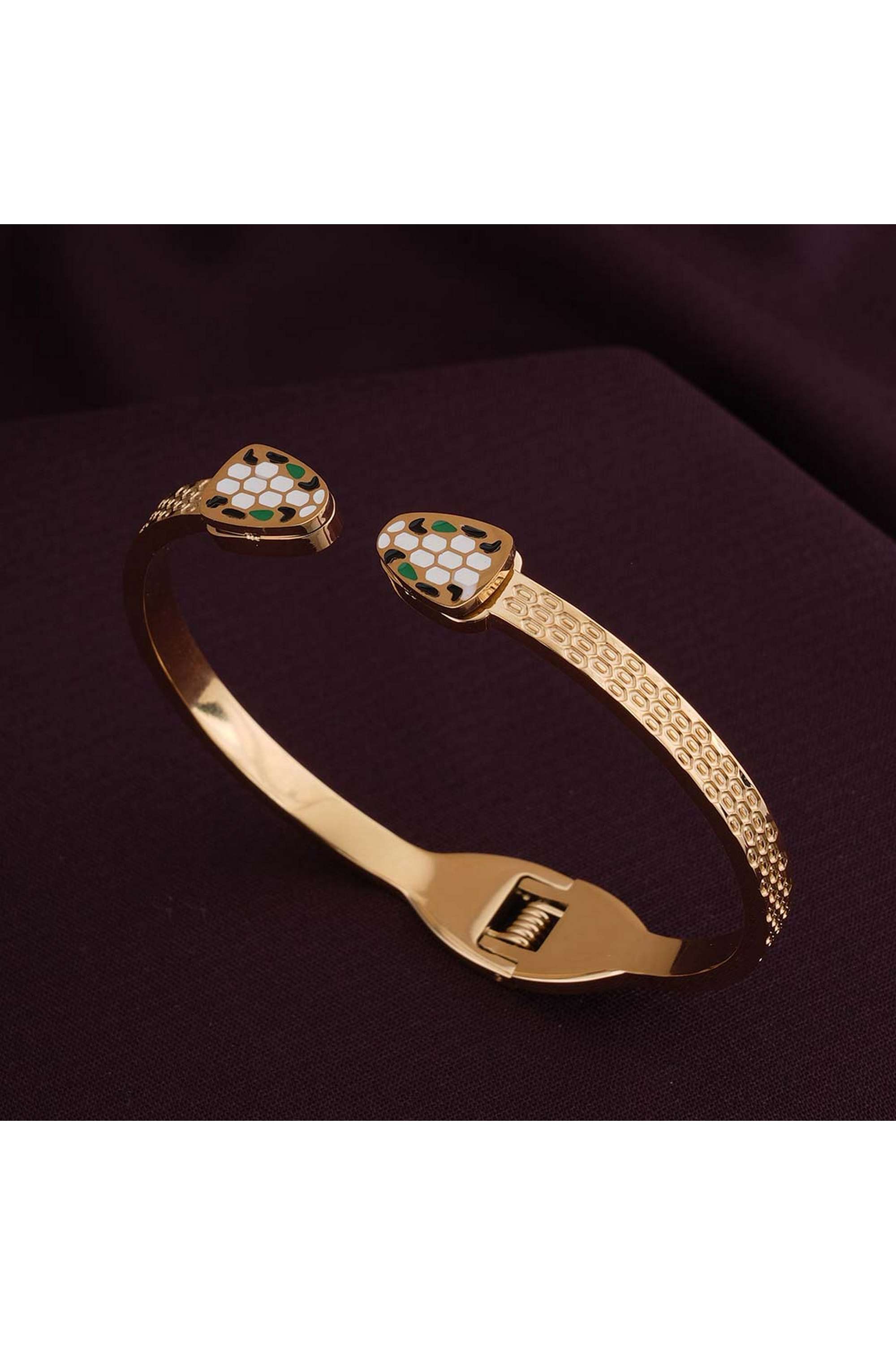 Honeycomb-Gold-Cuff-Bracelet-for-Womens---Waterproof-&-Anti-Tarnish