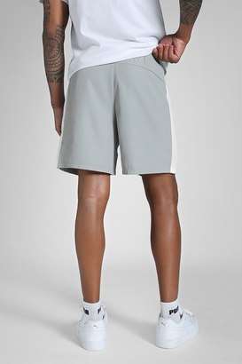 Solid-Polyester-Regular-Fit-Men-s-ESS-Zippered-Woven-Shorts