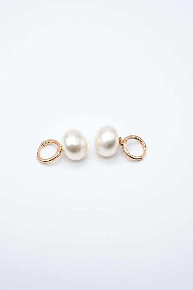 Metal-Alloy-Pearl-Earrings