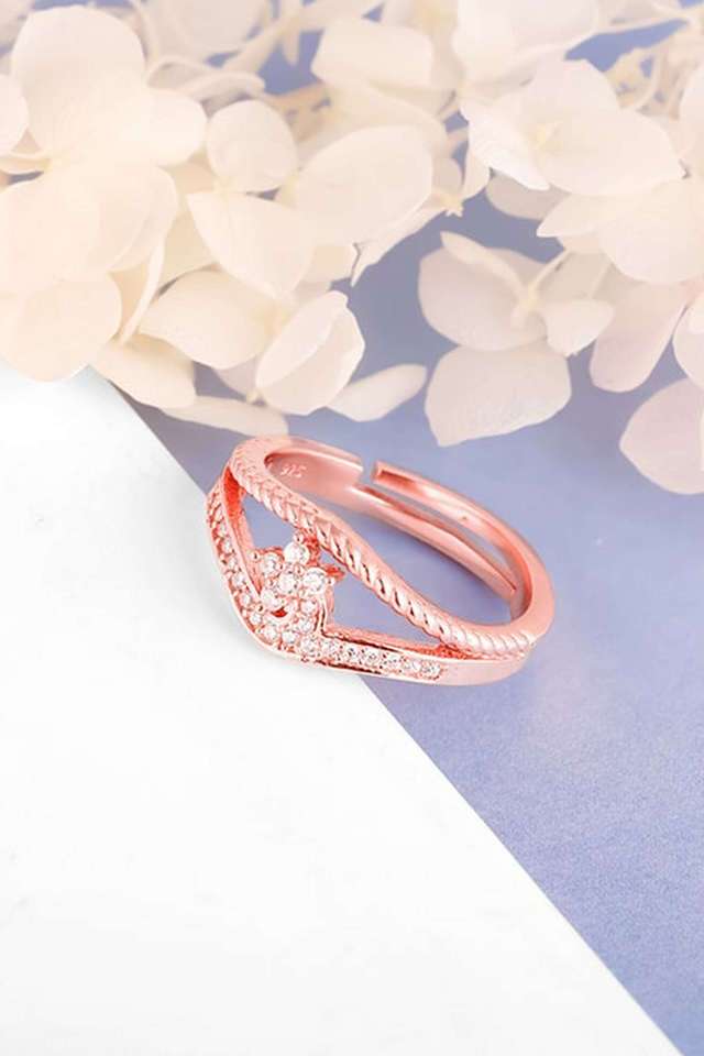 Anushka-Sharma-Rose-Gold-Reverie-Ring