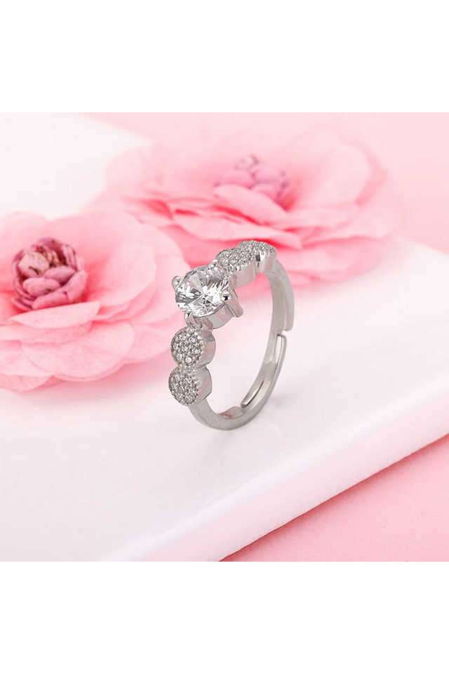 Anushka-Sharma-Silver-Attracted-To-You-Ring