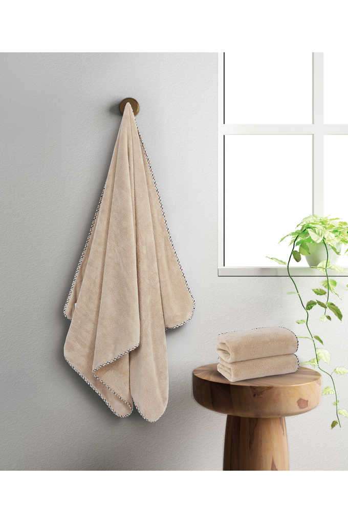 Modern-Microfiber-360-GSM-Bath-Towel-Pack-of-1-(1-Bath-Towel)