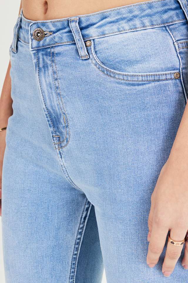 Mid-Rise-Light-Wash-Cotton-Kick-Flare-Fit-Women-s-Jeans