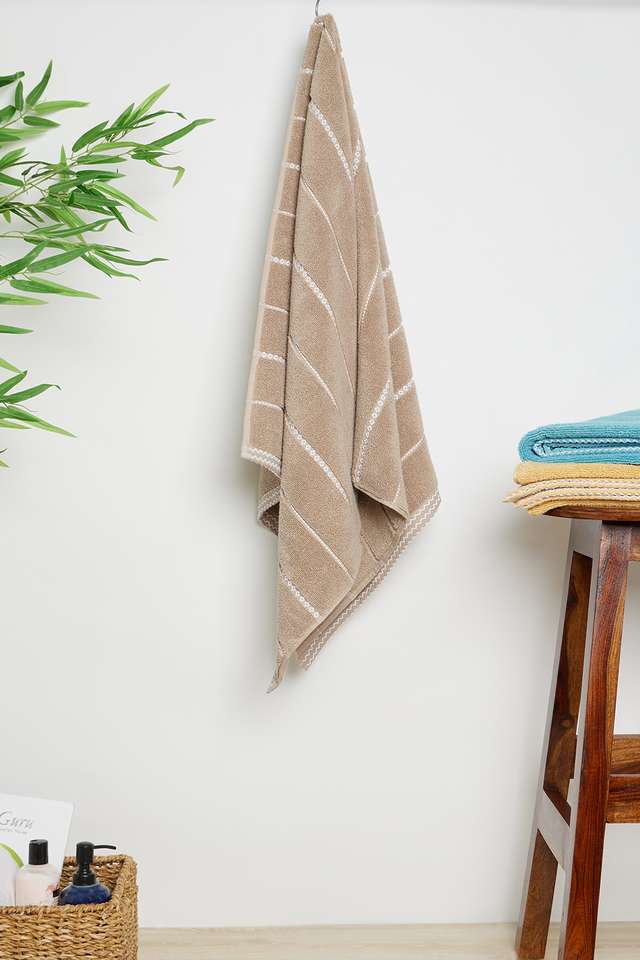 Noah-Zero-Twist-Bath-Towel-Taupe