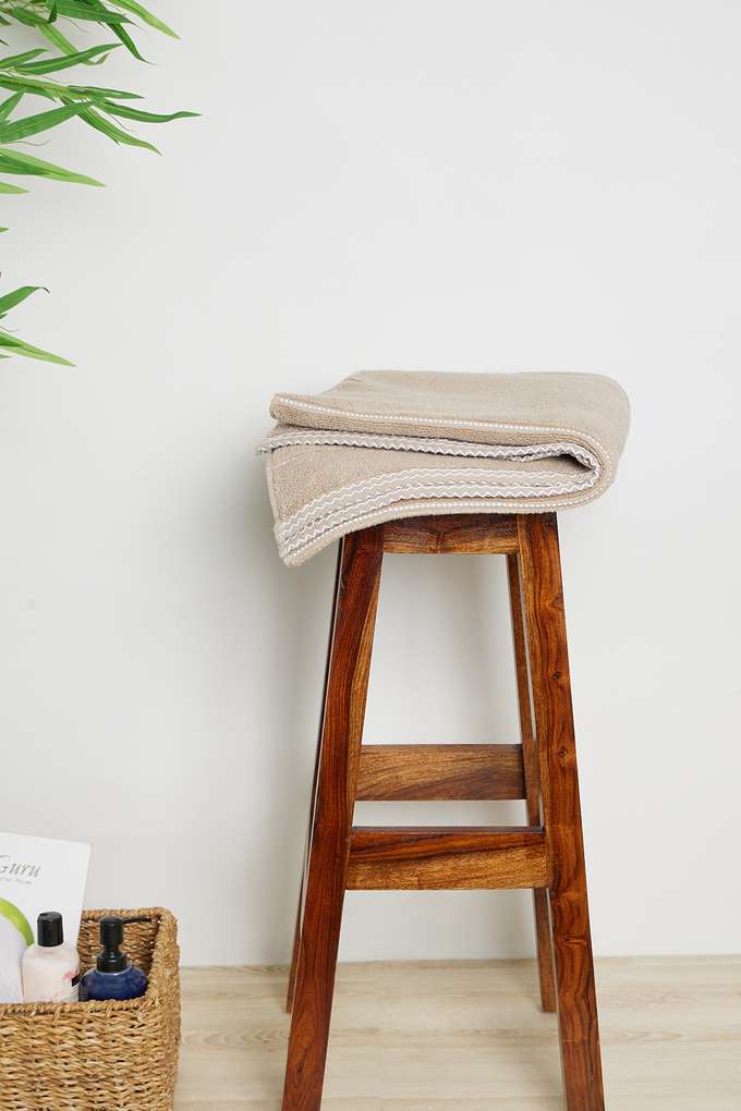 Noah-Zero-Twist-Bath-Towel-Taupe