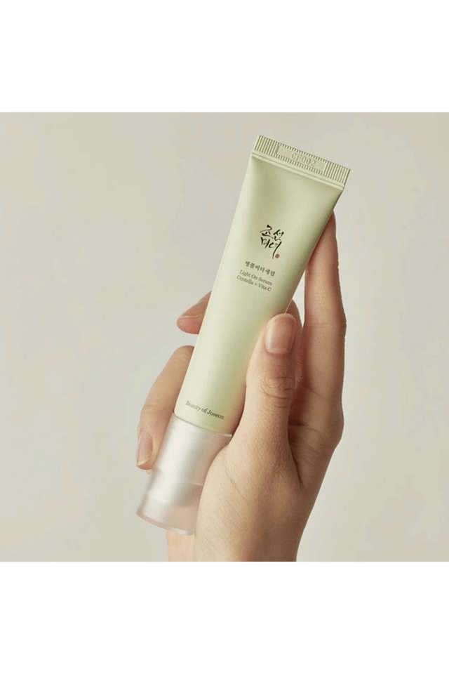 Light-On-Serum-with-Centella-Asiatica-+-Vitamin-C---30-ml