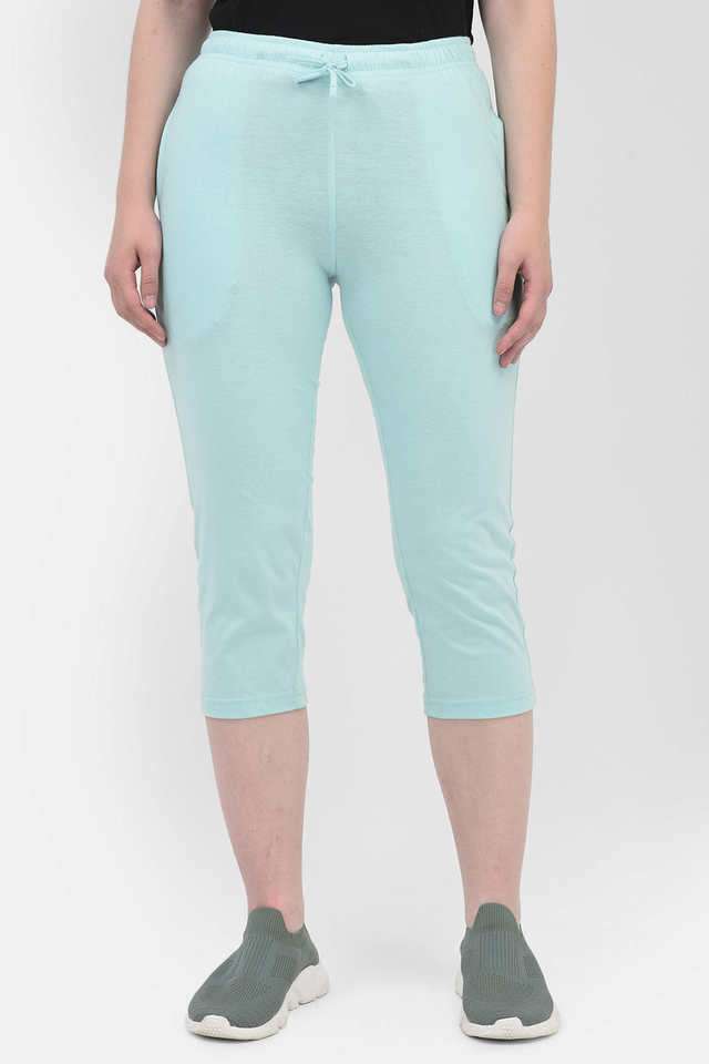 Solid Slim Fit Blended Fabric Women Casual Wear Capris