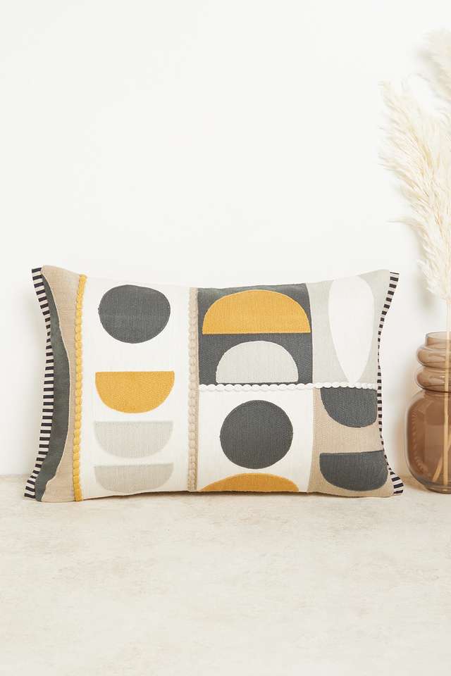 Modern-Totem-Abstract-Cushion-Cover