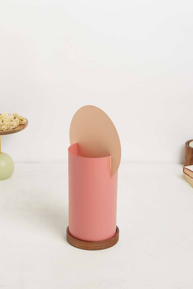 Pop-Art-Escape-Inserted-Sphere-Vase