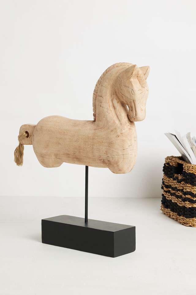 Totem-Barn-Wooden-Horse-Figurine