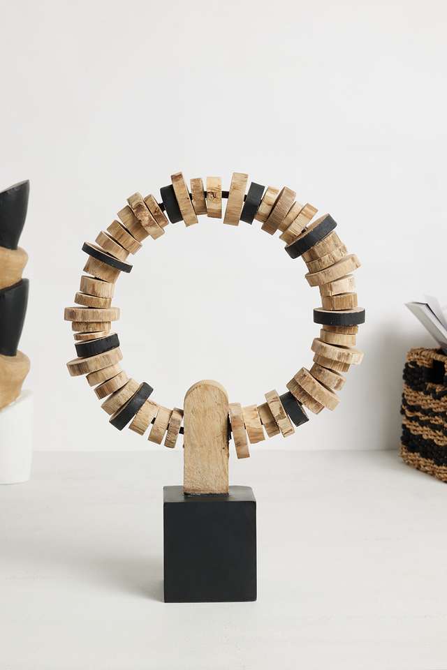 Totem-Ring-Sculpture-Objet