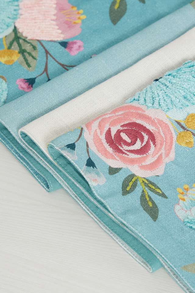 Gardenia-Floral-Runner