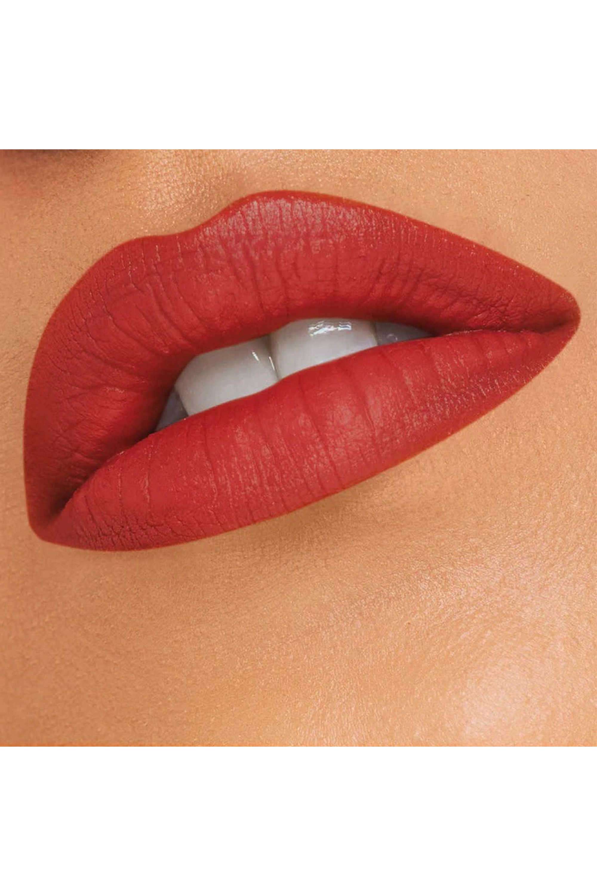 Passport-Pucker-Lip-Booster-Matte-Liner---Extraaaa-Lit -1.4-gm