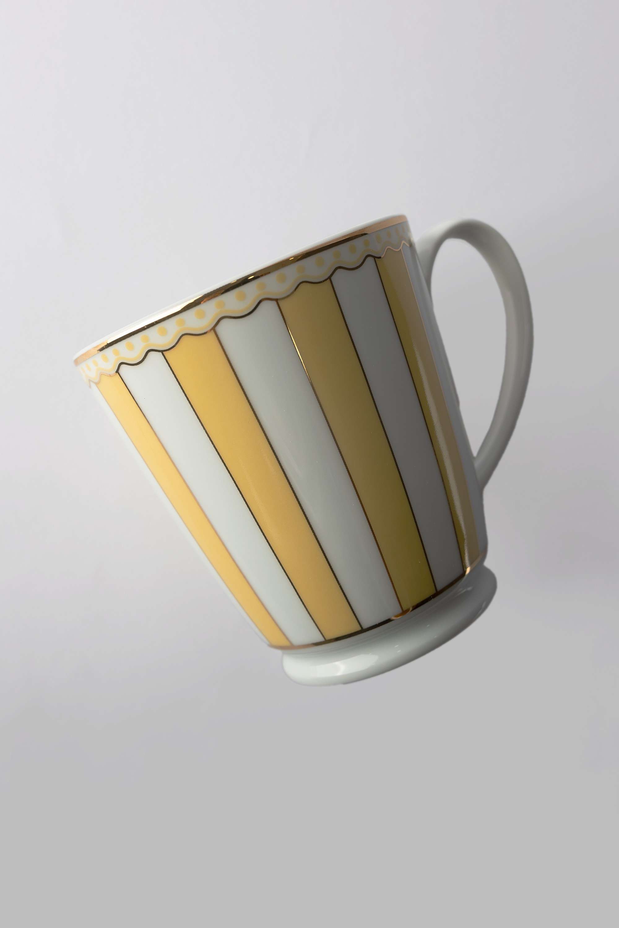 Crnivl-Yellow-Mug-White-Box