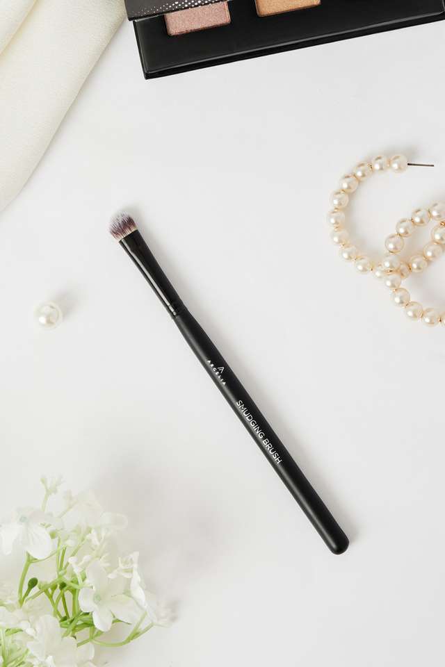 Pro-Eyeshadow-Applicator-Brush