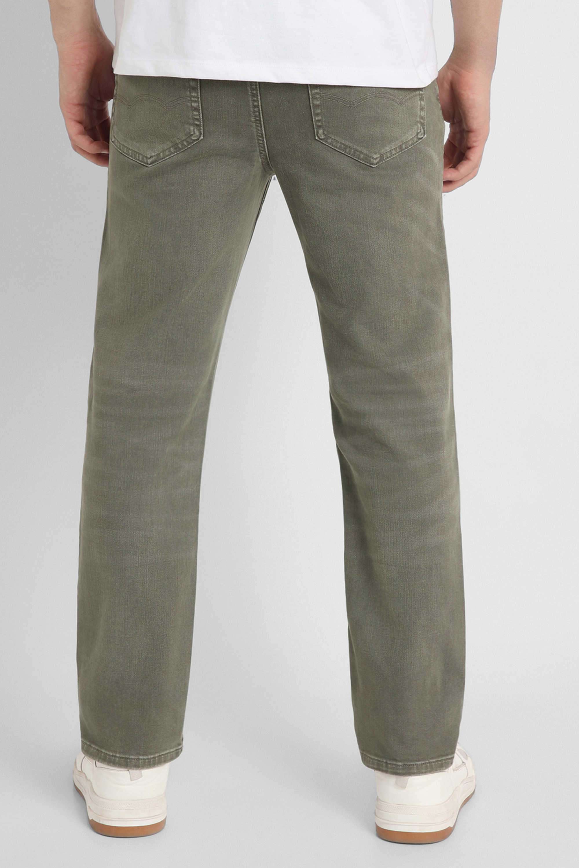 Light-Wash-Cotton-Blend-Straight-Fit-Men-s-Jeans