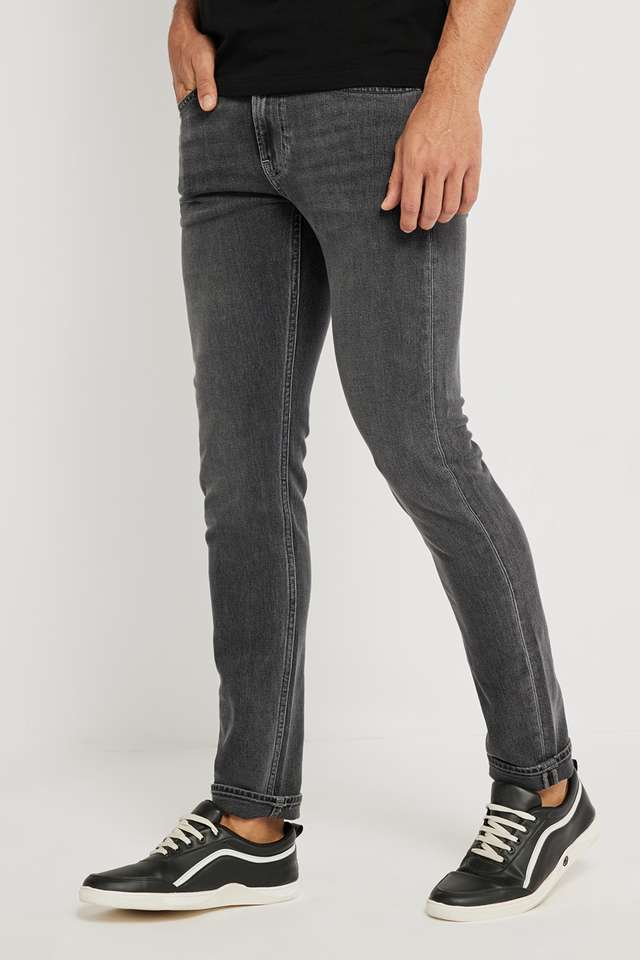 Light-Wash-Blended-Fabric-Tapered-Fit-Men-s-Jeans