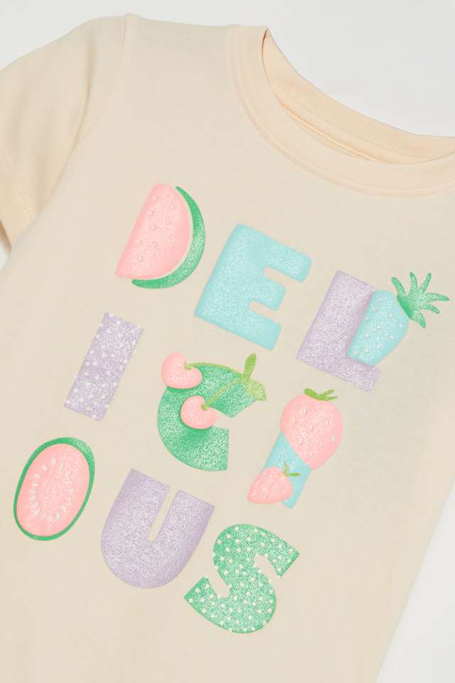 Graphic-Print-Cotton-Round-Neck-Girls-T-Shirt