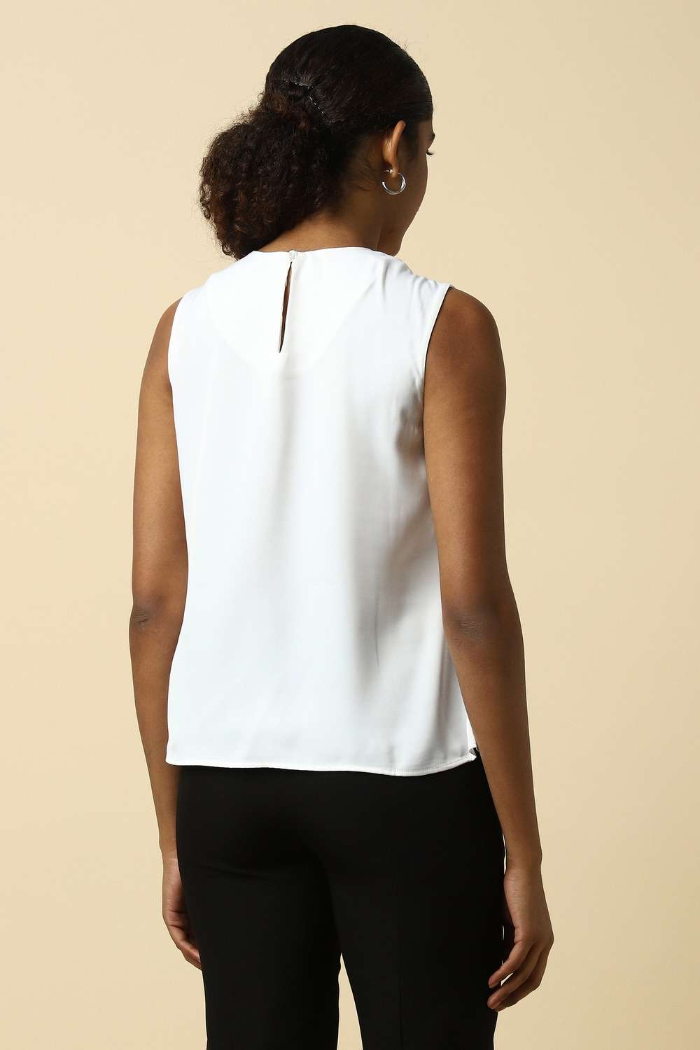 Solid-Polyester-Round-Neck-Women-s-Top