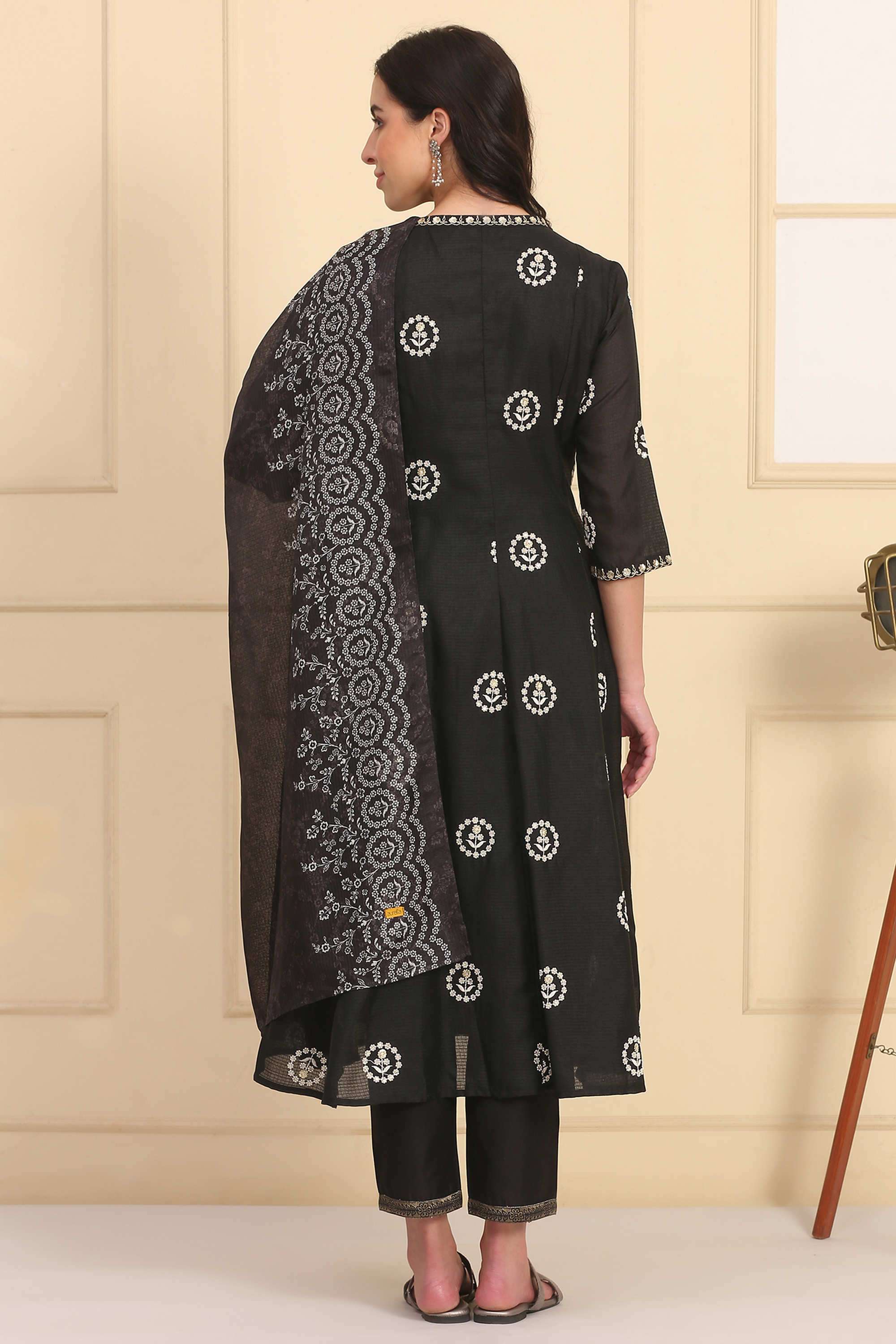 Embroidered-Calf-Length-Polyester-Woven-Women-s-Kurta-Set