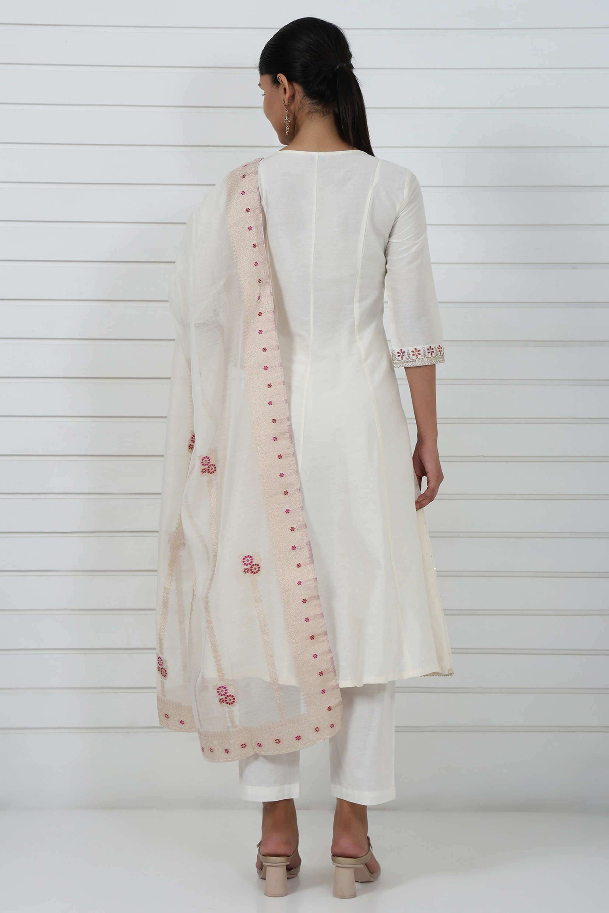 Embroidered-Calf-Length-Viscose-Woven-Women-s-Kurta-Set