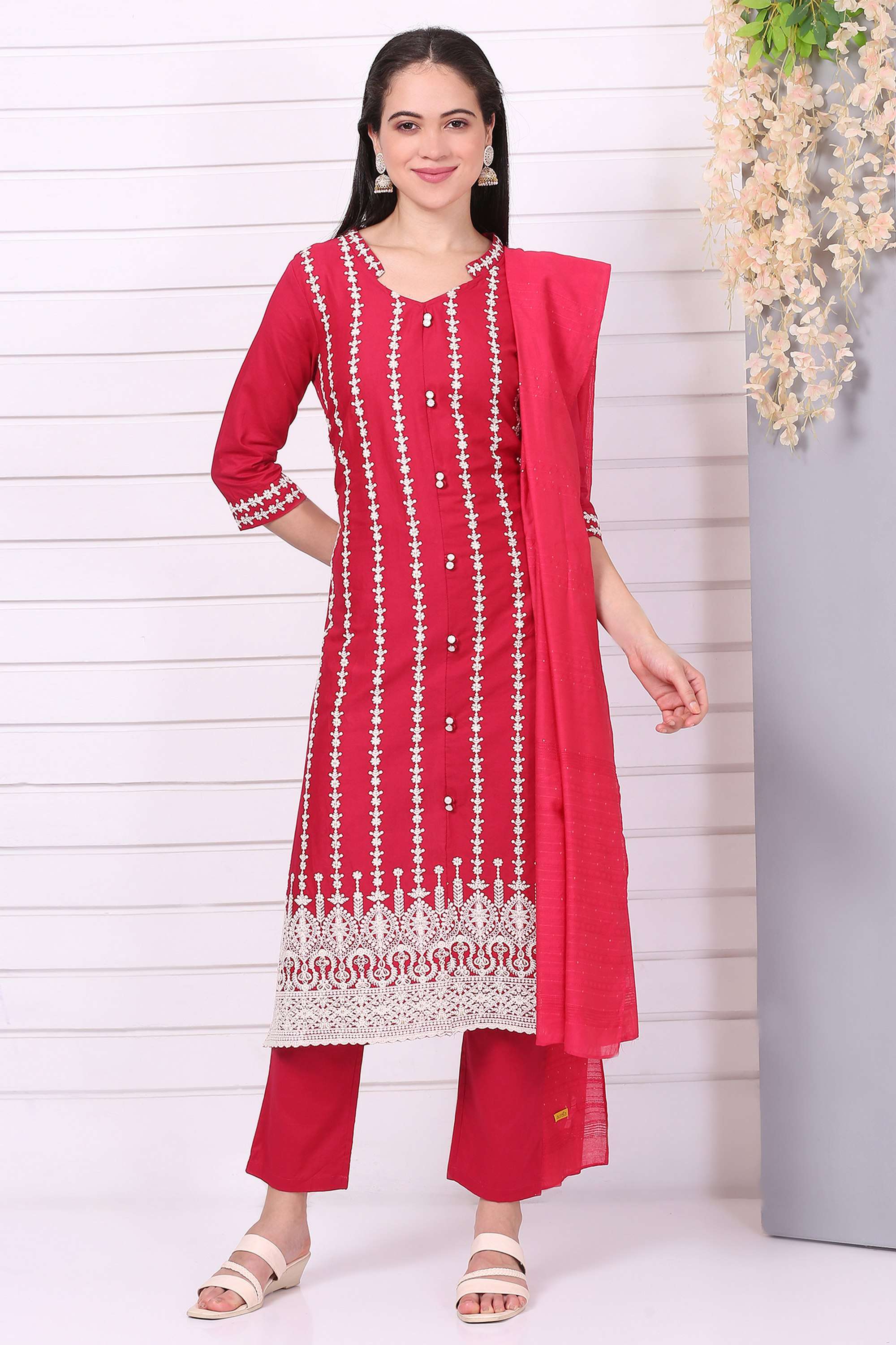 Embroidered-Pure-Cotton-V-Neck-Women-s-Ethnic-Kurta-set