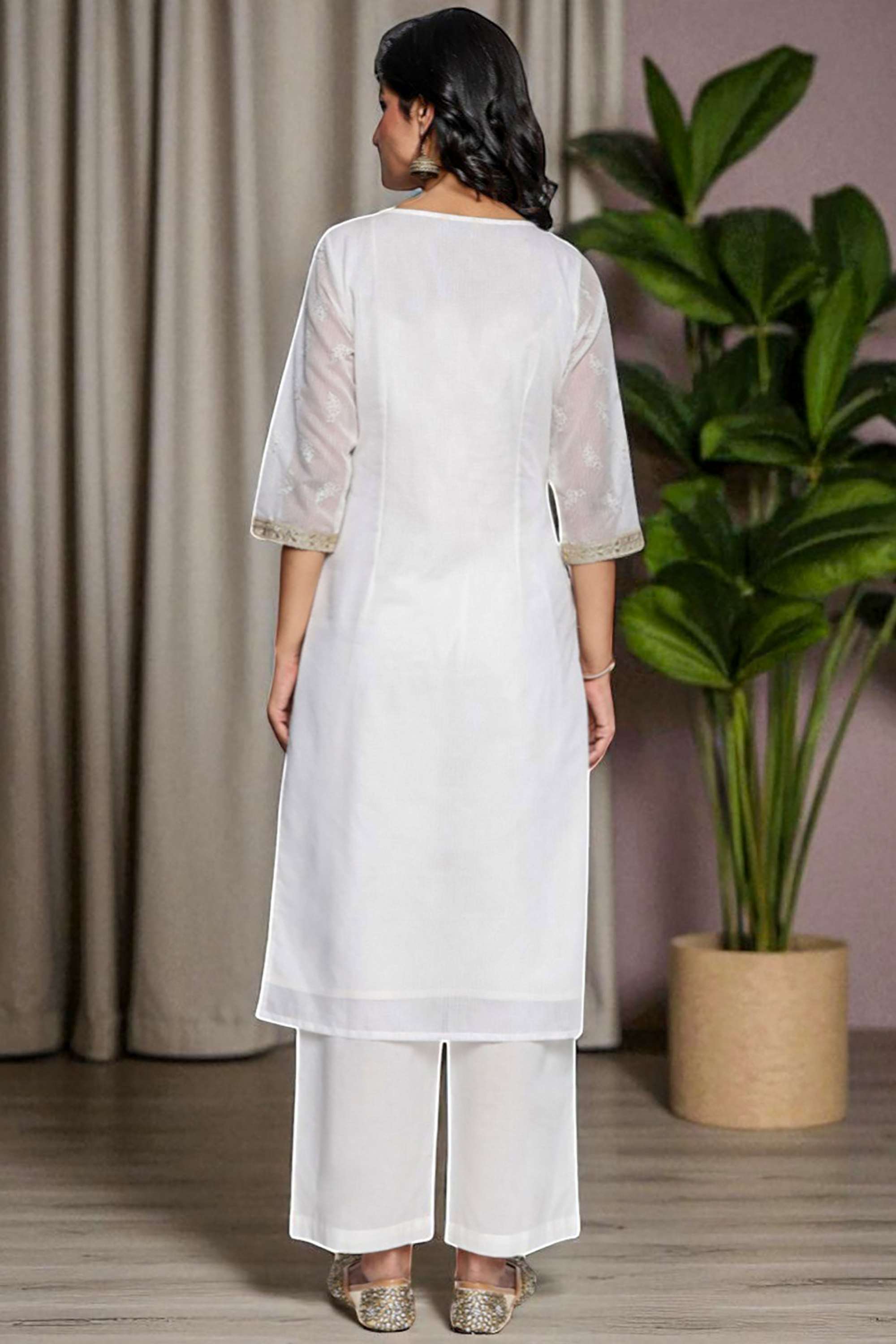 Embroidered-Cotton-Blend-V-Neck-Women-s-Fusion-Wear-Kurta-set