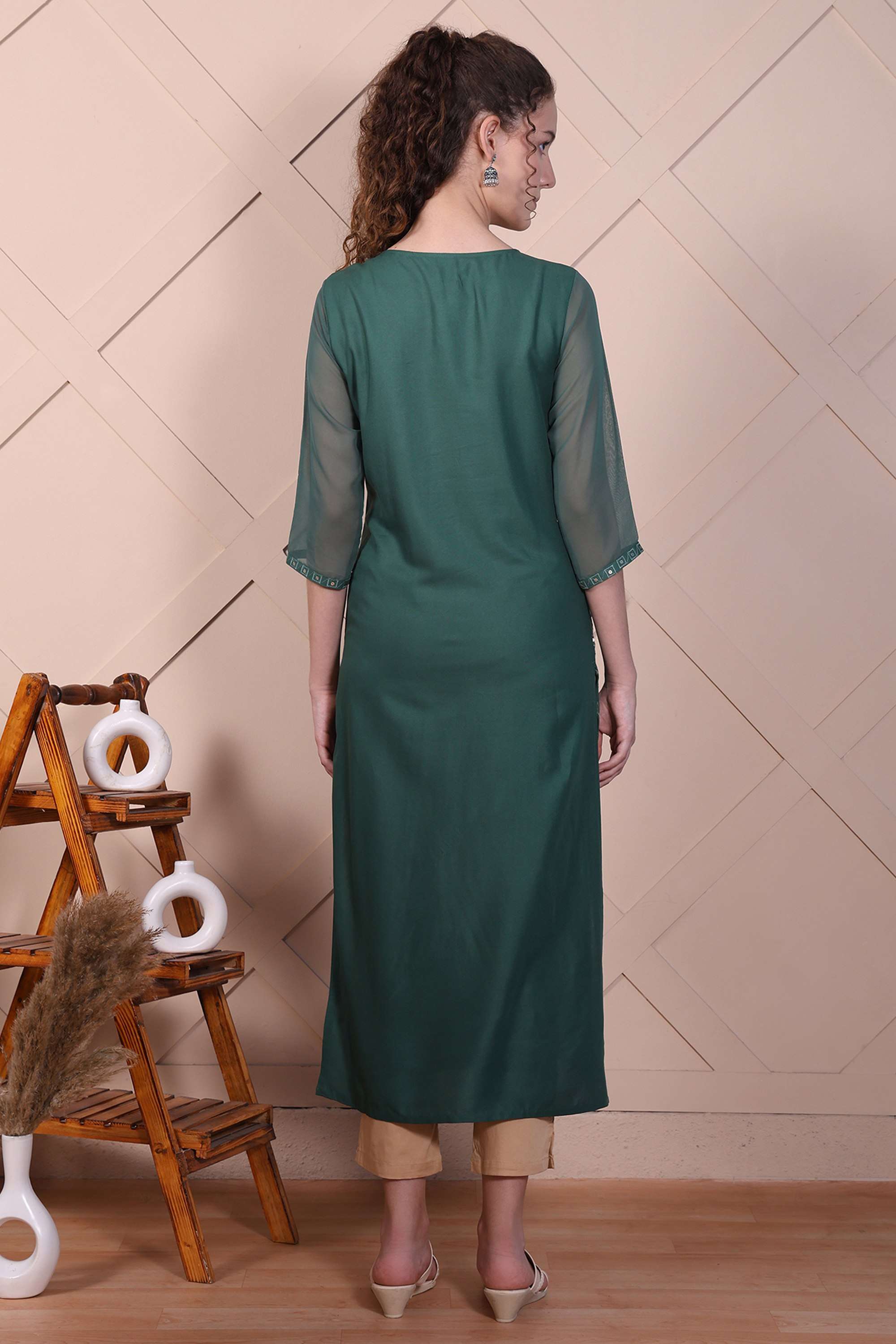 Embroidered-Viscose-Round-Neck-Women-s-Fusion-Wear-Kurta