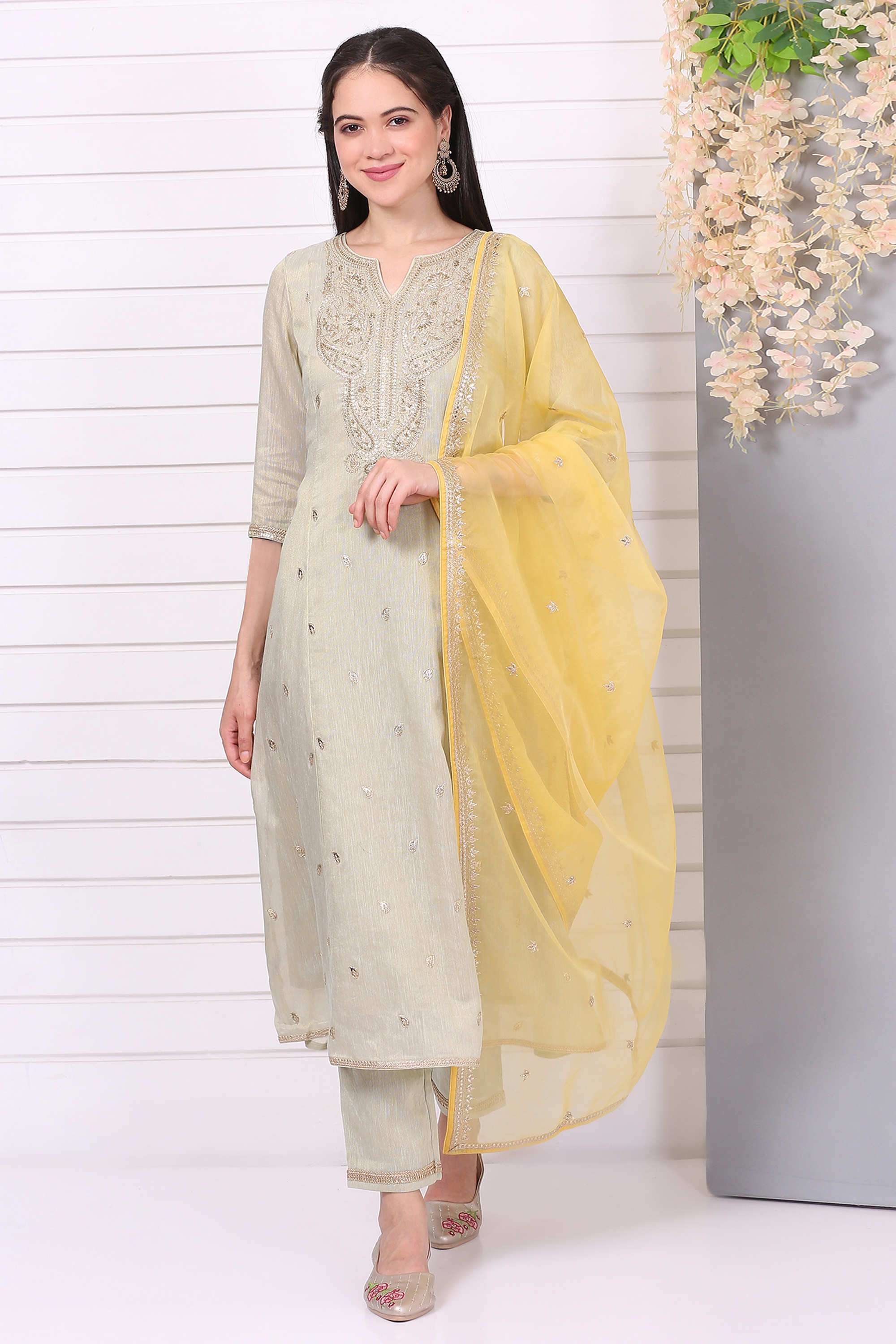 Embroidered-Calf-Length-Viscose-Blend-Woven-Women-s-Kurta-Set