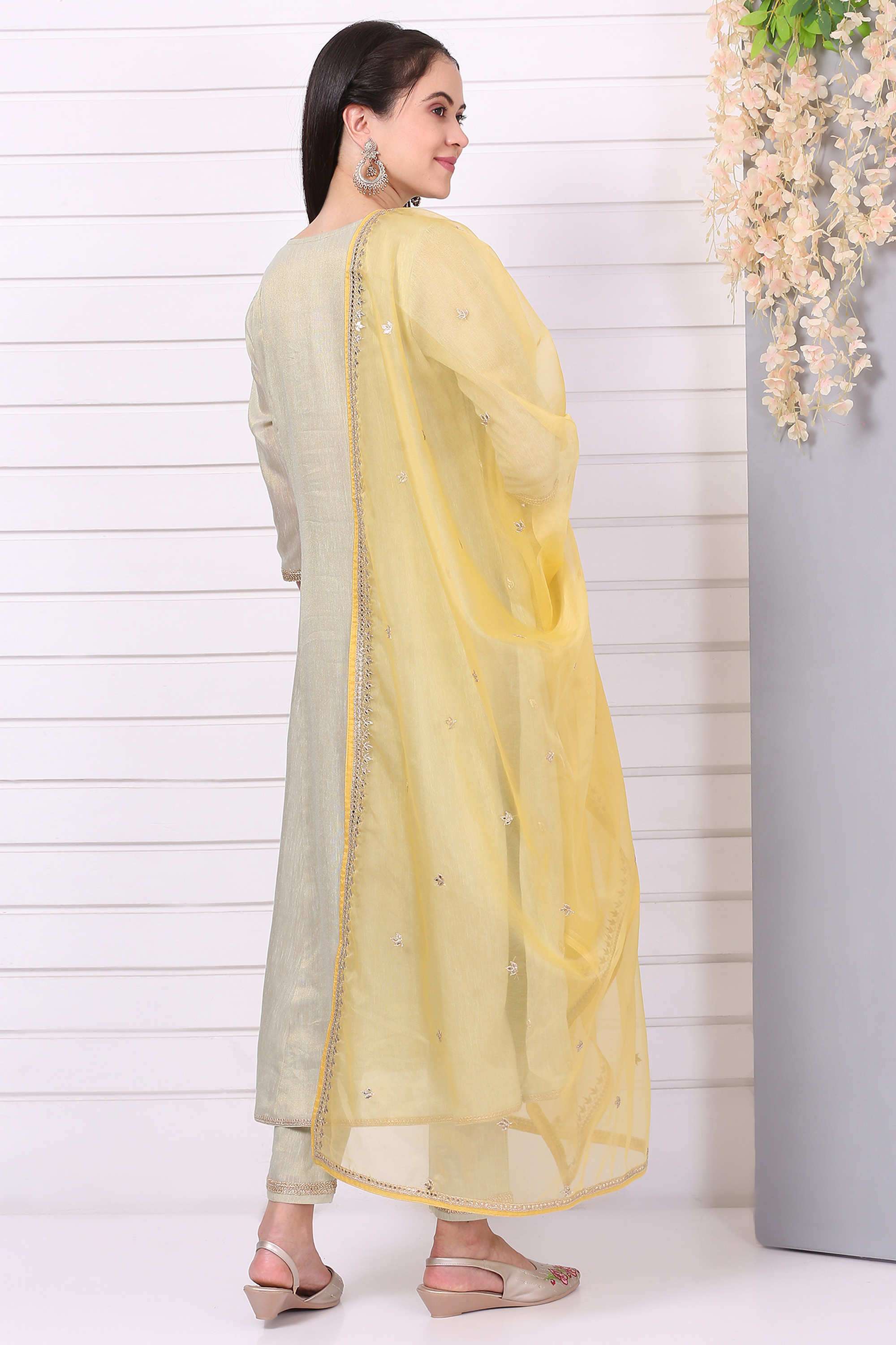 Embroidered-Calf-Length-Viscose-Blend-Woven-Women-s-Kurta-Set