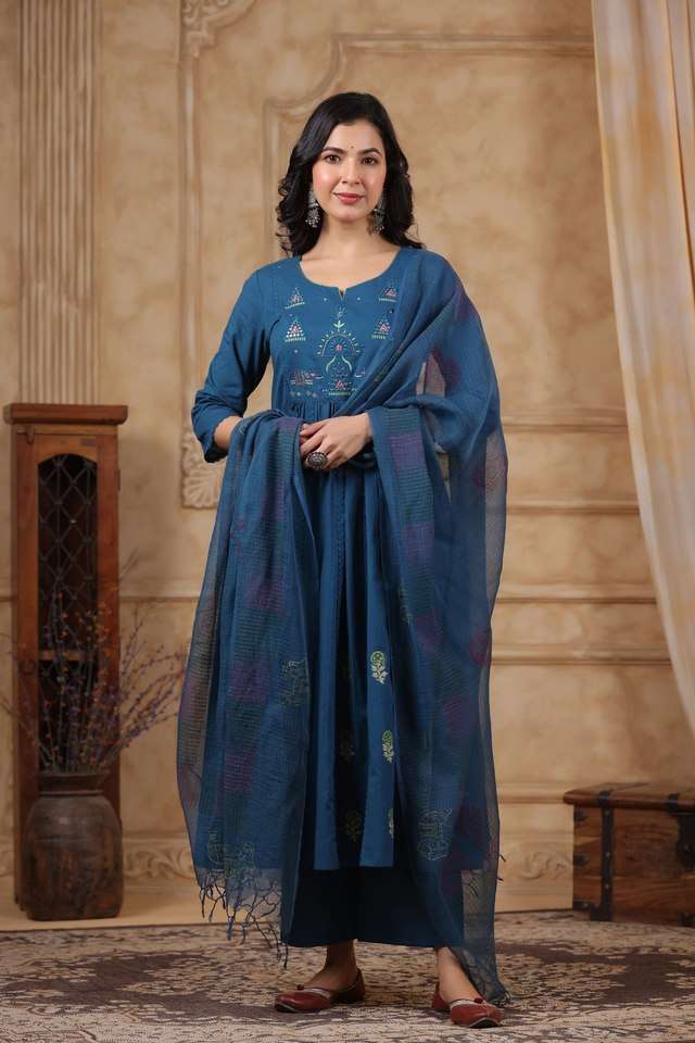 Hiya-Embroidered-Cotton-Regular-Fit-Women-s-Kurta-Set
