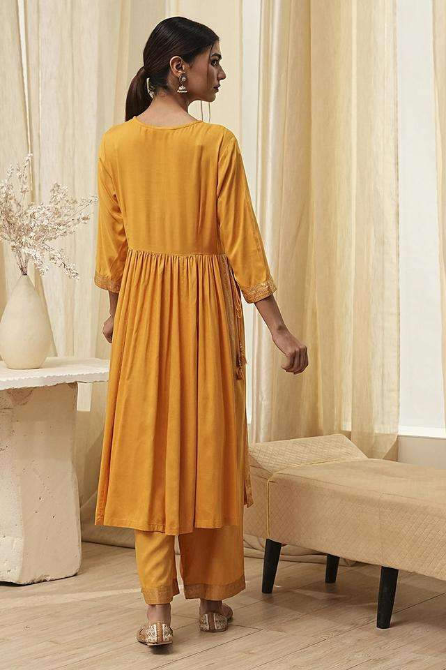 Embroidered-Rayon-Women-s-Kurta-Set