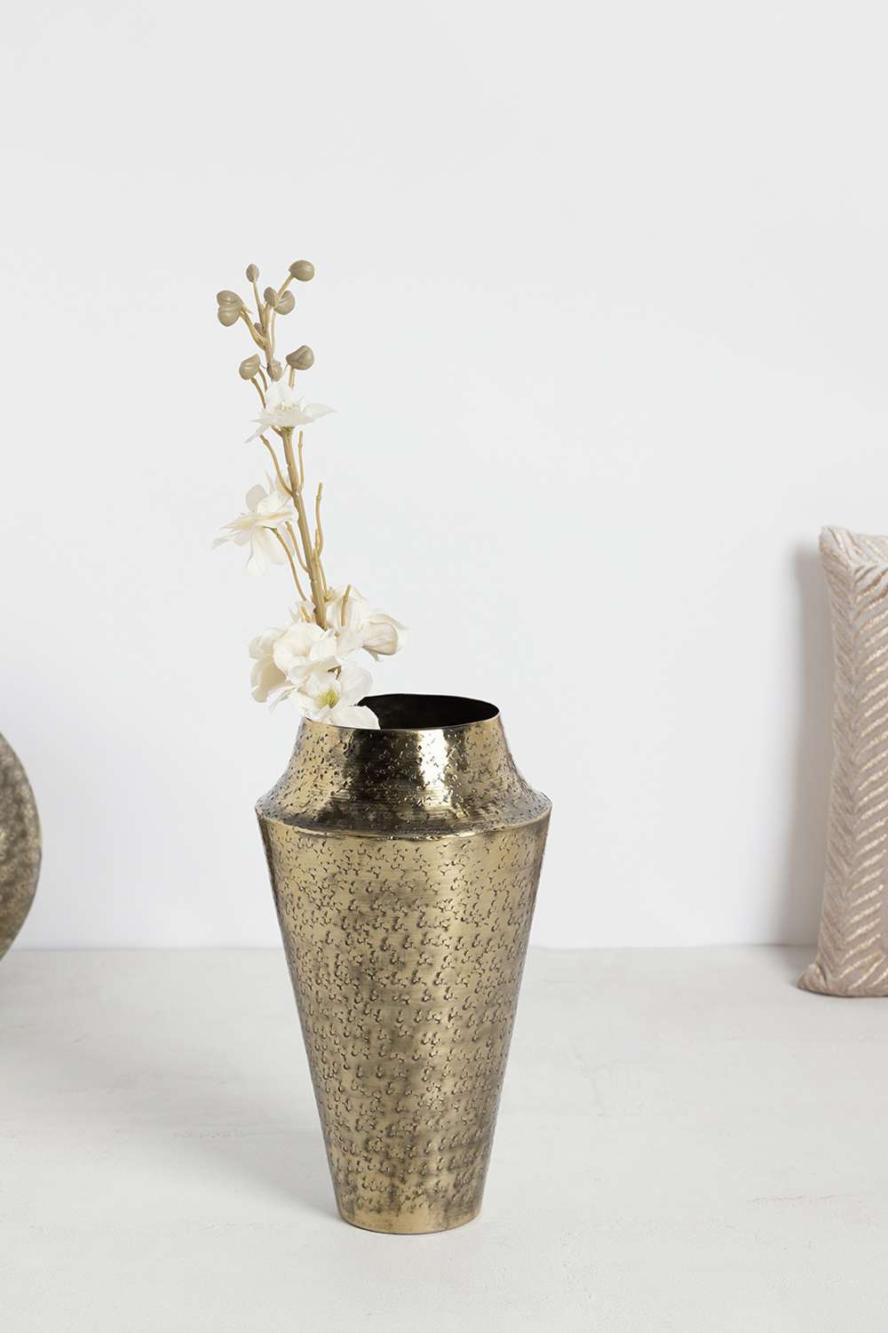 Modern-Luxe-siesta-antique-vase-gold-30-cm