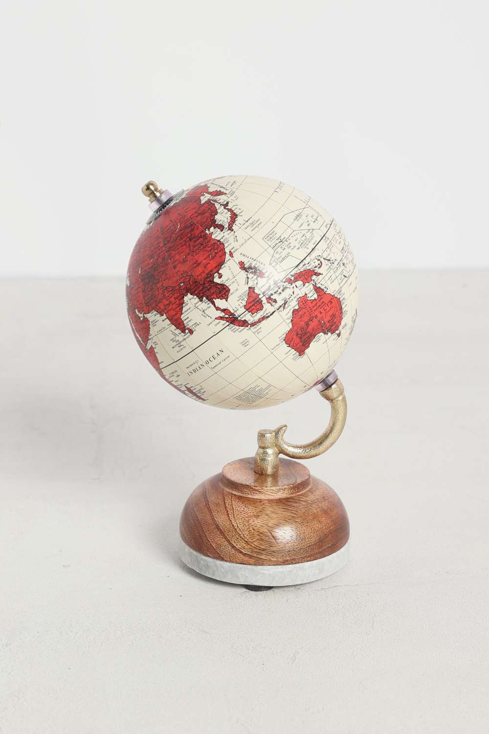 Tuscan-arch-suspended-globe