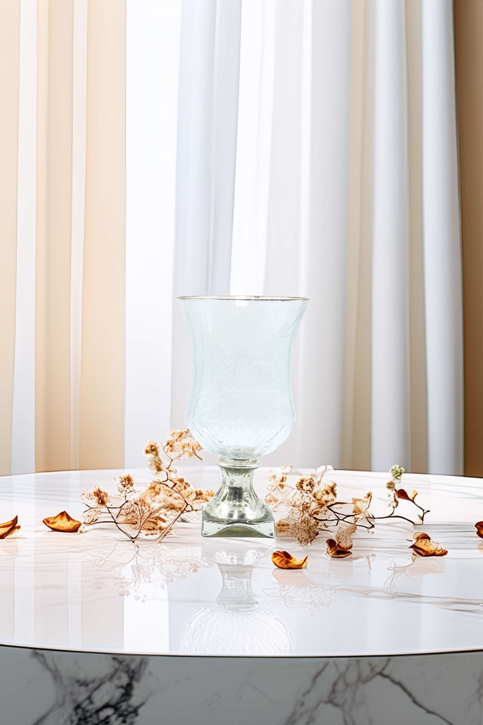 Poetic-Opulance-nora-glass-goblet-huricane-gold-25CM