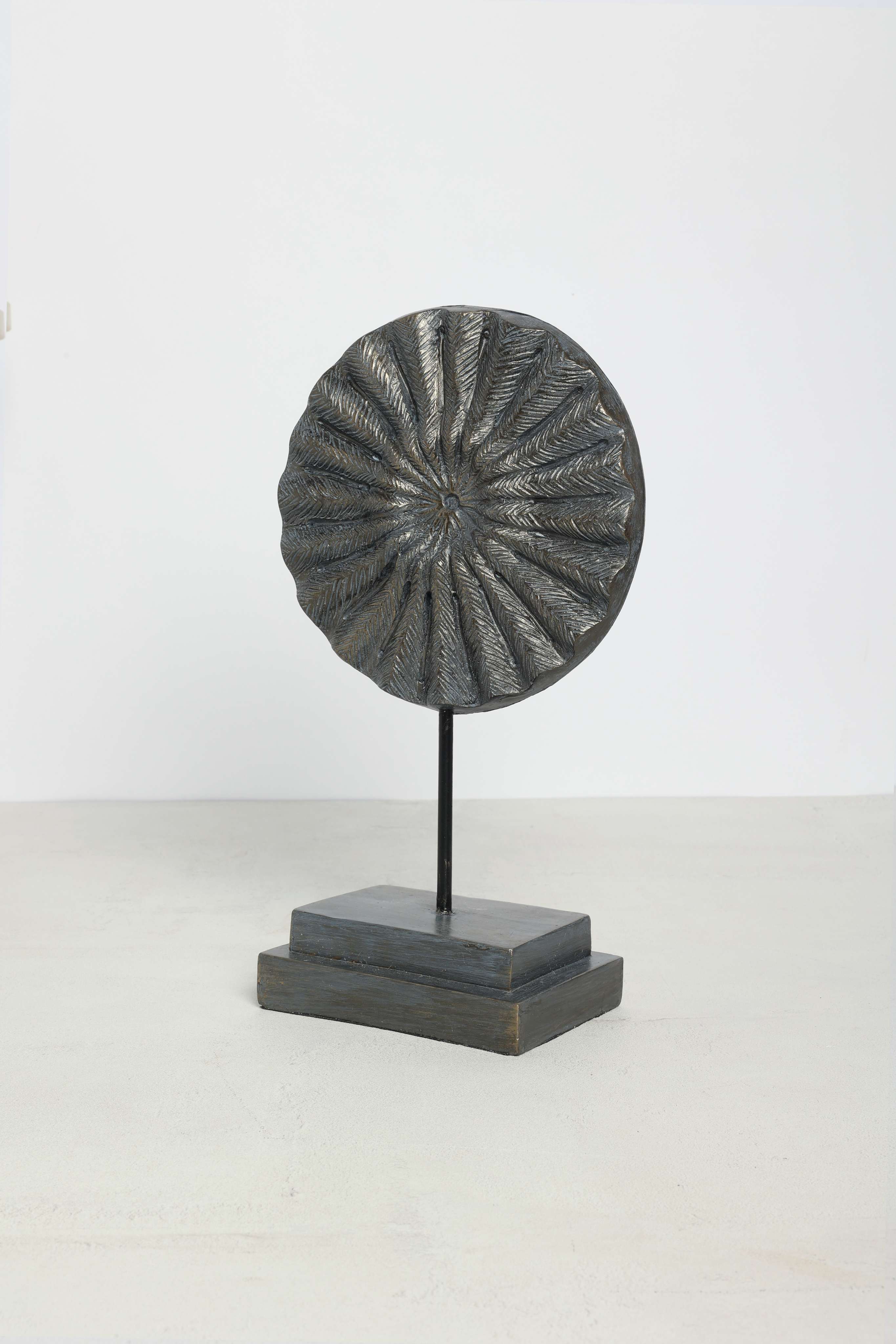 Modern-Luxe-Polyresin-Disc-Objet---34-cm
