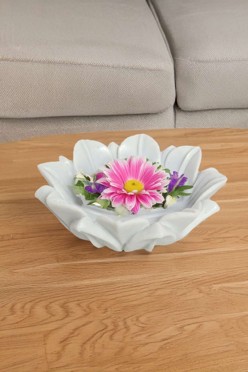 Zenith-Tarini-Polyresin-Stone-Lotus-Urli---21-cm