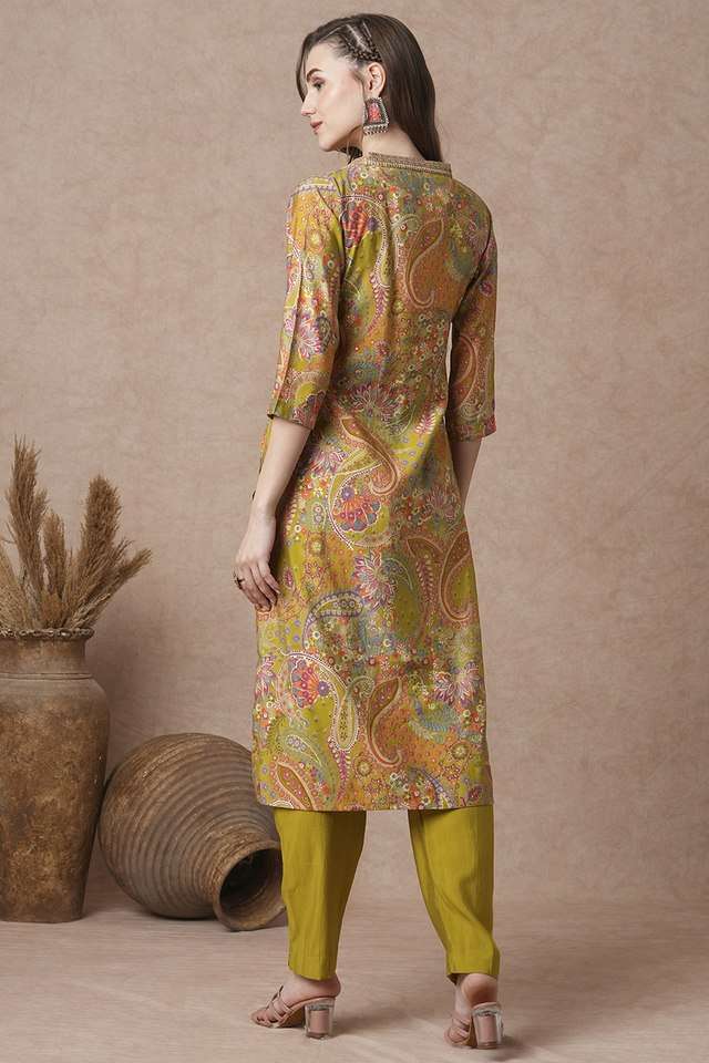 Floral-Printed-Zari-Resham-&-Sequins-Embroidered-Kurta-with-Pants