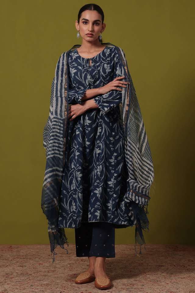 Floral-Cotton-Round-Neck-Women-s-Festive-Wear-Kurta