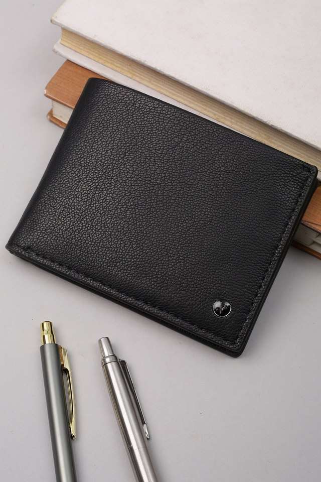 Textured-Leather-Men-s-Formal-Bi-Fold-Wallet