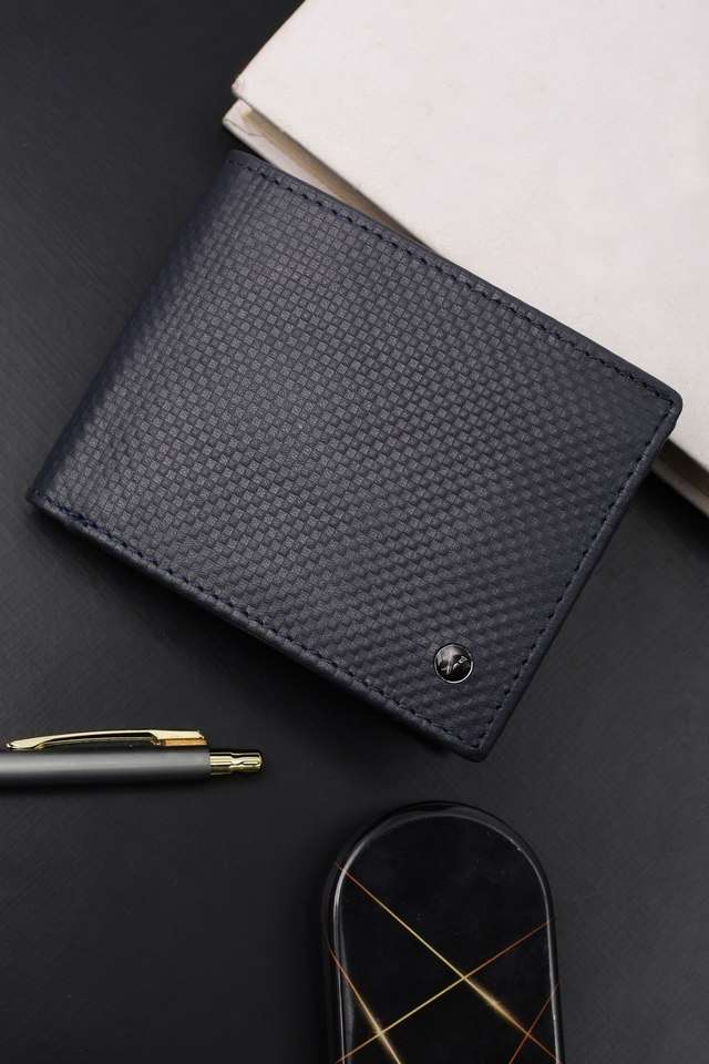 Textured-Leather-Men-s-Formal-Bi-Fold-Wallet